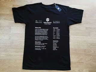 CV berbentuk sebuah T-Shirt