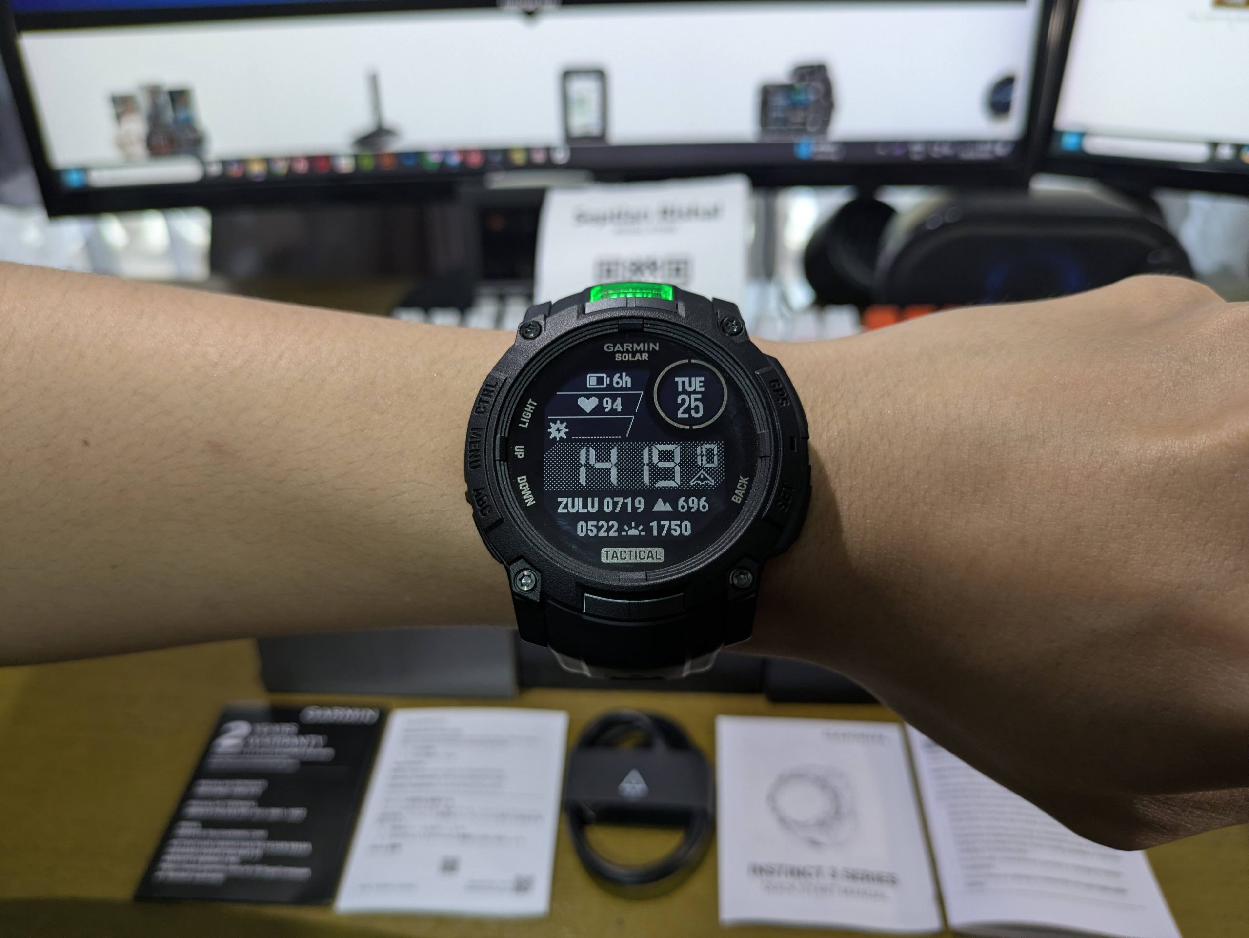 Review Garmin Instinct 3 Tactical Solar: GPS Smartwatch Para Tentara dan Pecinta Outdoor Sejati!