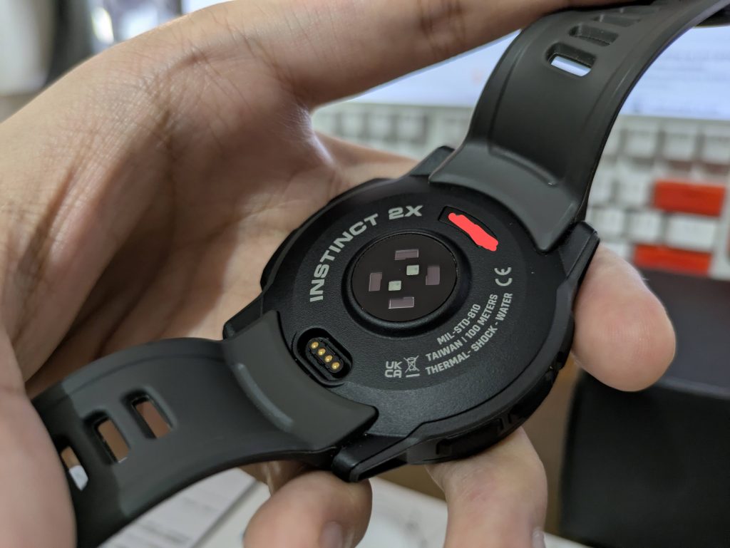 garmin instinct 2x bagian belakang