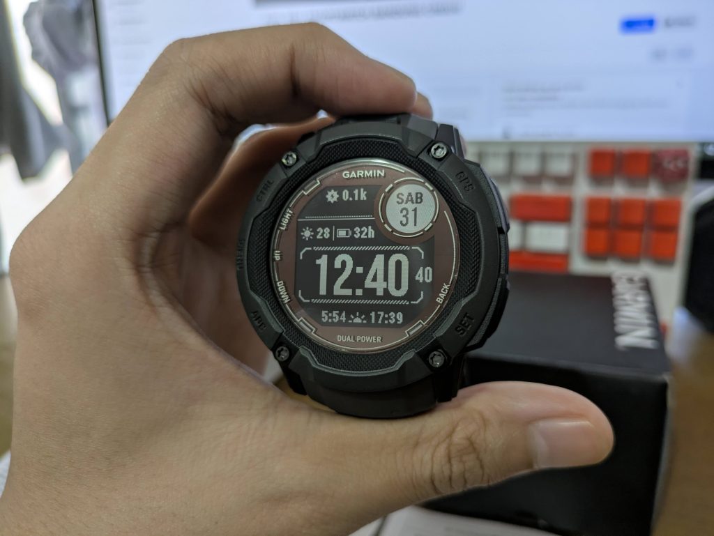 garmin instinct 2x bagian depan