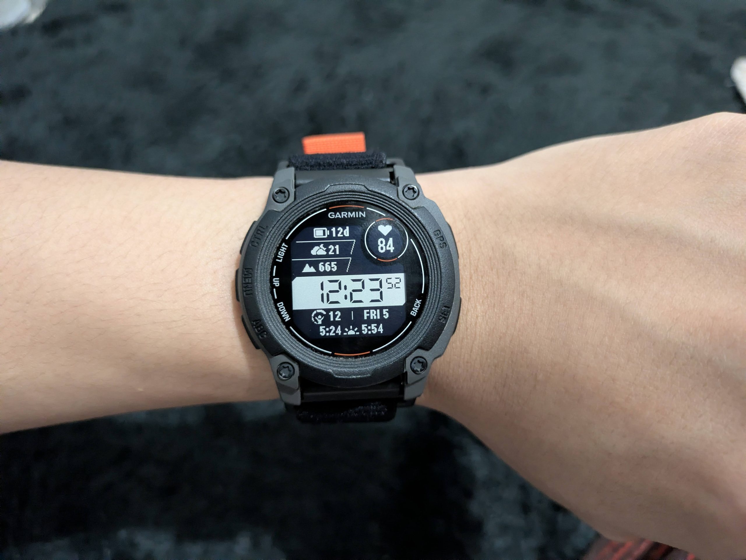 Review Garmin Instinct E 40mm Smartwatch GPS Outdoor Kecil yang Cocok Untuk Pergelangan Tangan Orang Indonesia